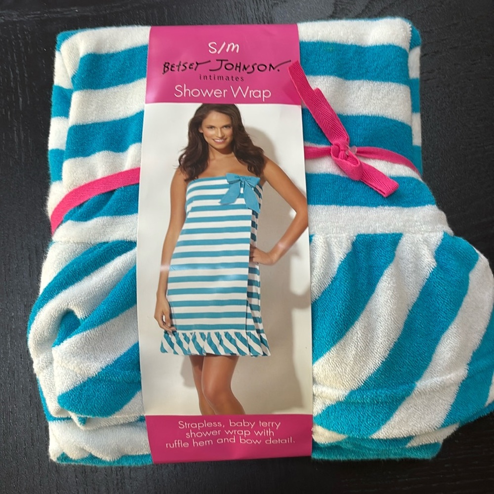 Betsey Johnson Shower Wrap
